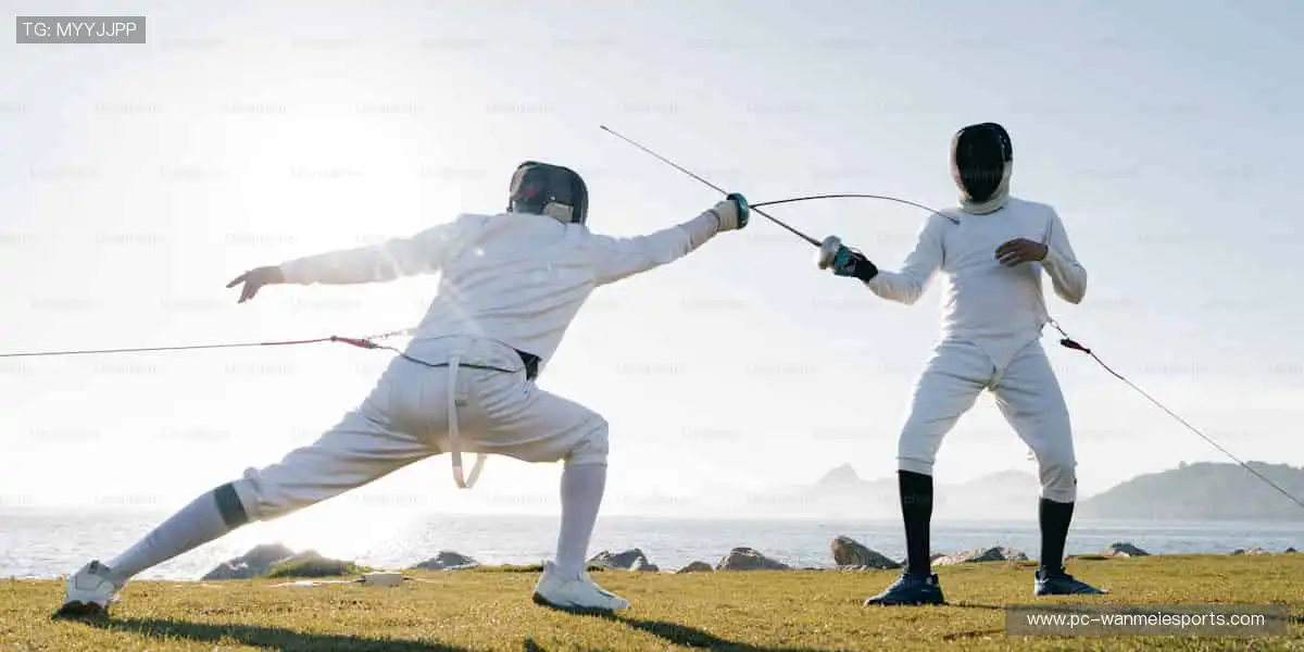 赛场之外，我们与你同在 —— 实时解说，深度分析！🎙️📊